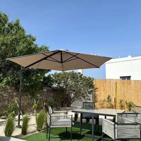 Apartmán Minimal Cream Pool-front In