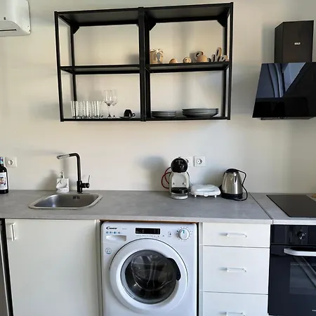 Minimal Cream Pool-front In * Páros