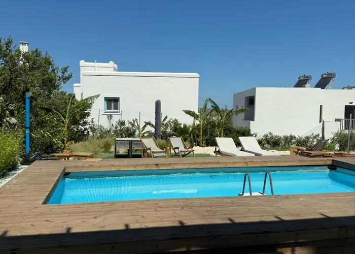 Minimal Cream Pool-front In アパート パロス島