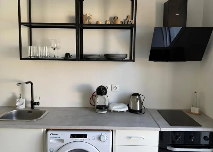 Minimal Cream Pool-front In * パロス島