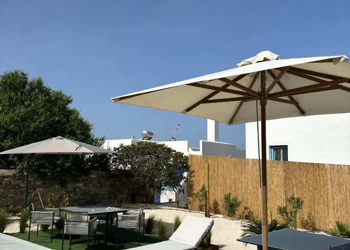 Minimal Cream Pool-front In *