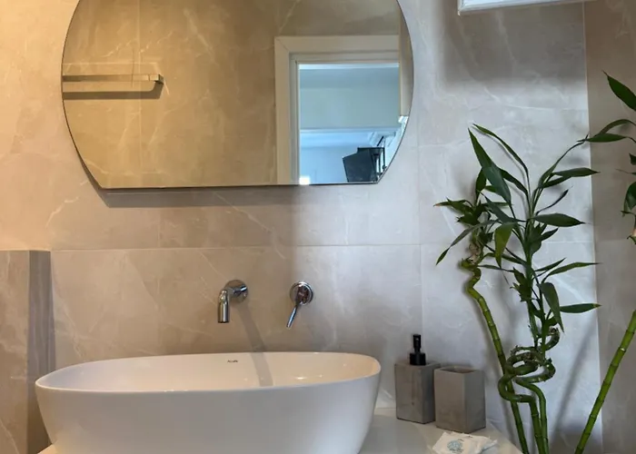 Apartment Minimal Cream Pool-front In Parikia (Paros)