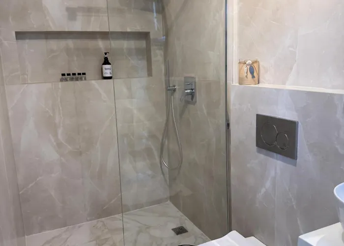 Apartment Minimal Cream Pool-front In Parikia (Paros)